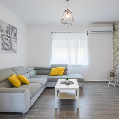 Modern Franka *